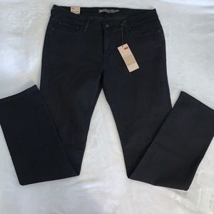 Levi’s Straight Leg Jeans!
